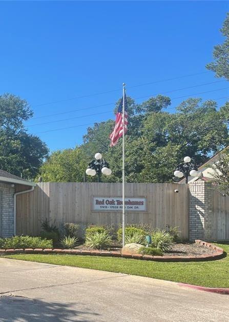 property at 17573 Red Oak Dr