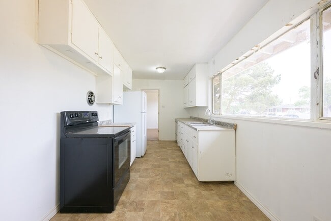 2907 Nabors Ln in Odessa, TX - Building Photo - Building Photo