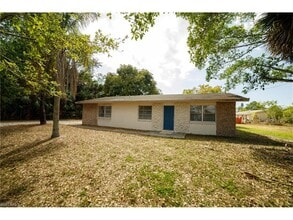 2510 Ben St in Ft. Myers, FL - Building Photo - Building Photo