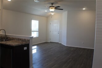 1078 E Sparrow Cir in Fayetteville, AR - Building Photo - Building Photo