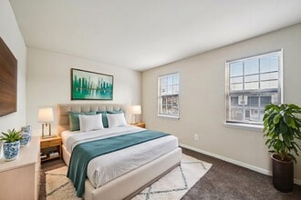 Harbor Estates Townhomes in Essex, MD - Foto de edificio - Building Photo