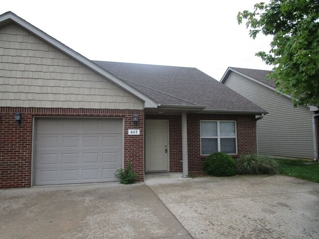 property at 605-607-607 Glenstone Dr