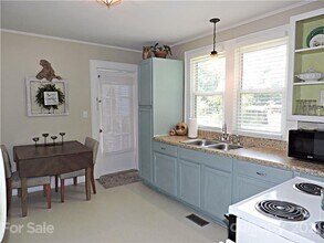 317 W 12th St in Newton, NC - Building Photo - Building Photo