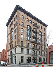 68 Jane St in New York, NY - Building Photo - Primary Photo