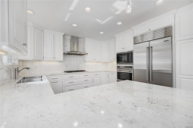 509 Fernleaf Ave in Newport Beach, CA - Building Photo - Building Photo