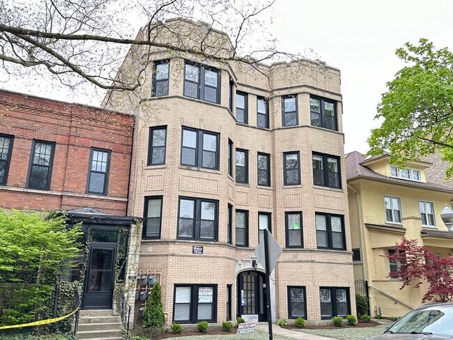 2171 W Wilson Ave, Unit M07B
