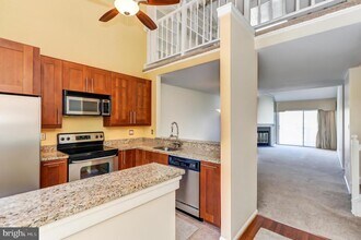 2810 Yarling Ct in Falls Church, VA - Building Photo - Building Photo