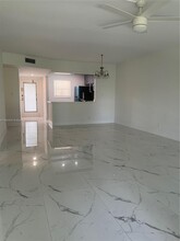 8380 Sands Point Blvd in Tamarac, FL - Building Photo - Building Photo