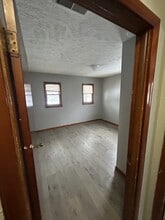 3203 McGuffey Rd in Youngstown, OH - Building Photo - Building Photo