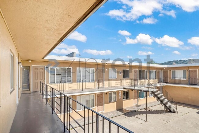 7630 Lockwood St in Oakland, CA - Building Photo - Building Photo