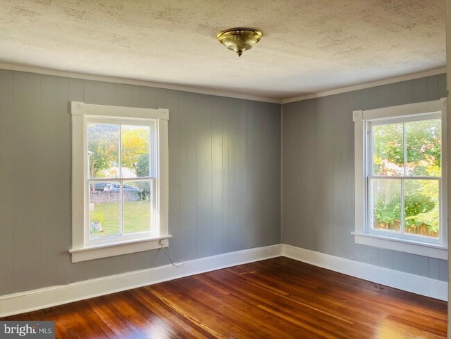 20 W Clifford St in Winchester, VA - Building Photo - Building Photo