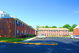 Colonial Pines in Williamsburg, VA - Building Photo - Building Photo