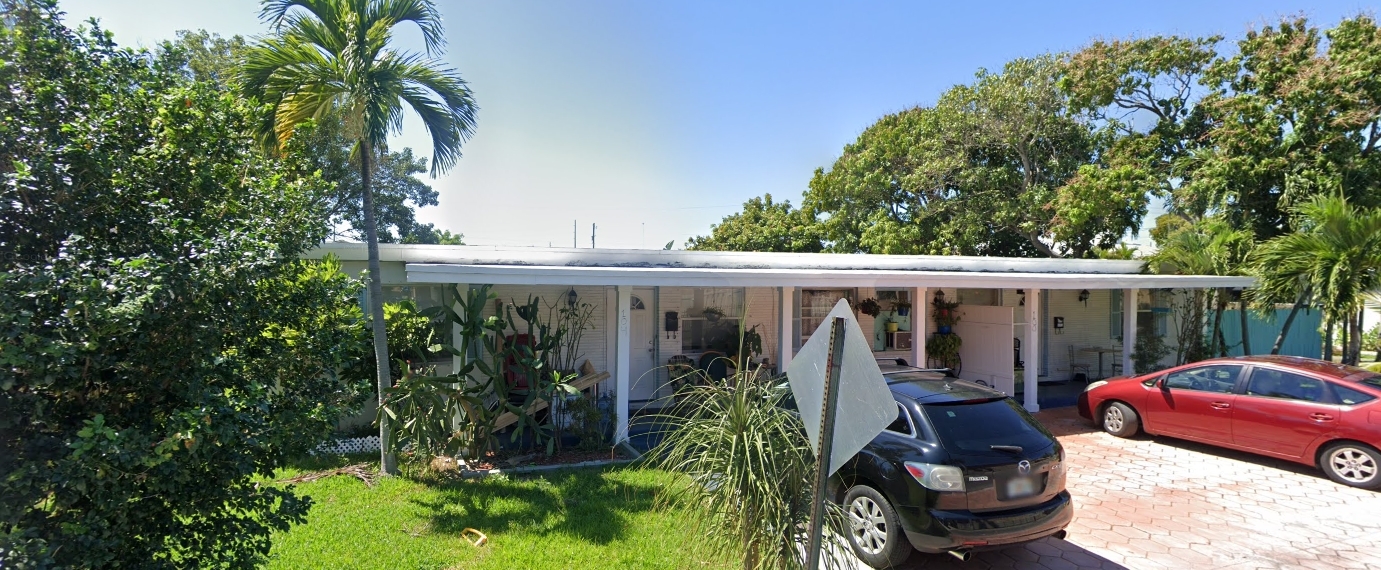 100 SE 3rd Ave in Hallandale Beach, FL - Building Photo