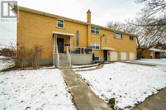 230 Sherwood Ave in Kitchener, ON - Building Photo - Building Photo