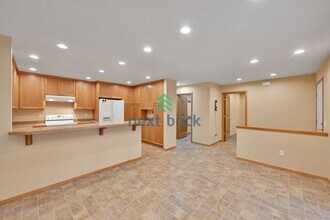 245 Russell Rd in Camano, WA - Building Photo - Building Photo