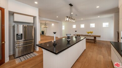 139 Westwind Mall in Marina Del Rey, CA - Building Photo - Building Photo