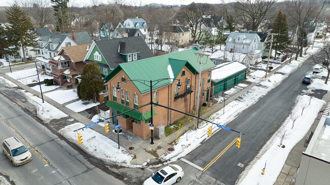 1006 S Plymouth Avenue in Rochester, NY - Building Photo - Building Photo