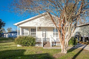 197 Bellman St in Biloxi, MS - Building Photo