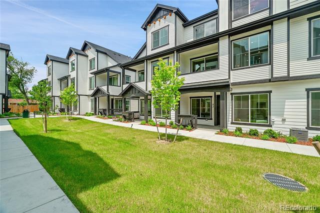 8530 W 52nd Ave in Arvada, CO - Building Photo