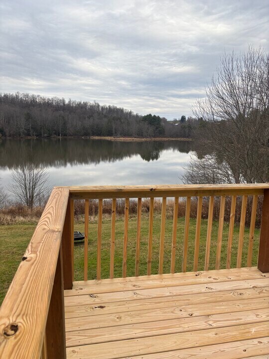 11694 PA-3004 in Springville, PA - Building Photo