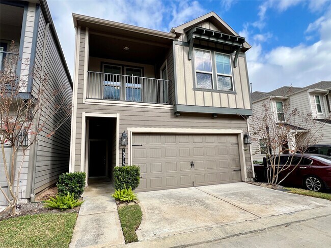 10916 Cannes Memorial Dr in Houston, TX - Building Photo - Building Photo