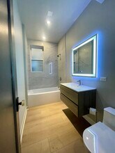 1059 W Columbia Ave in Chicago, IL - Building Photo - Building Photo