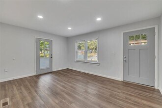 845 Oak St NW in Atlanta, GA - Building Photo - Building Photo