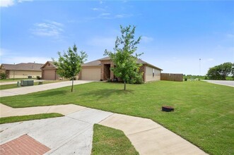 293 Voss in Kyle, TX - Foto de edificio - Building Photo