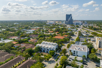 Pelican Grove in Miami, FL - Building Photo - Building Photo