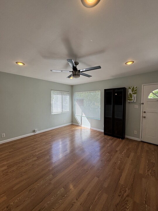 1237 W Ofarrell St in San Pedro, CA - Building Photo
