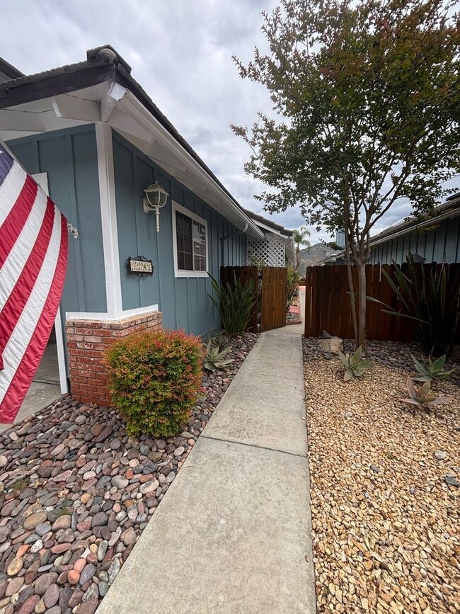 1241 Pearlbush Ct in El Cajon, CA - Building Photo - Building Photo