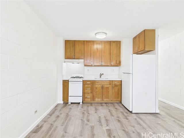 409 Iolani Ave in Honolulu, HI - Building Photo - Building Photo
