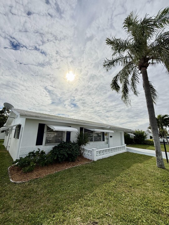 806 SW 7th Ave in Boynton Beach, FL - Building Photo