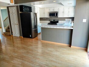 16 Moonbeam Dr in Mountain View, CA - Building Photo - Building Photo