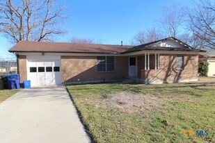 1103 Robertson Ave in Copperas Cove, TX - Building Photo