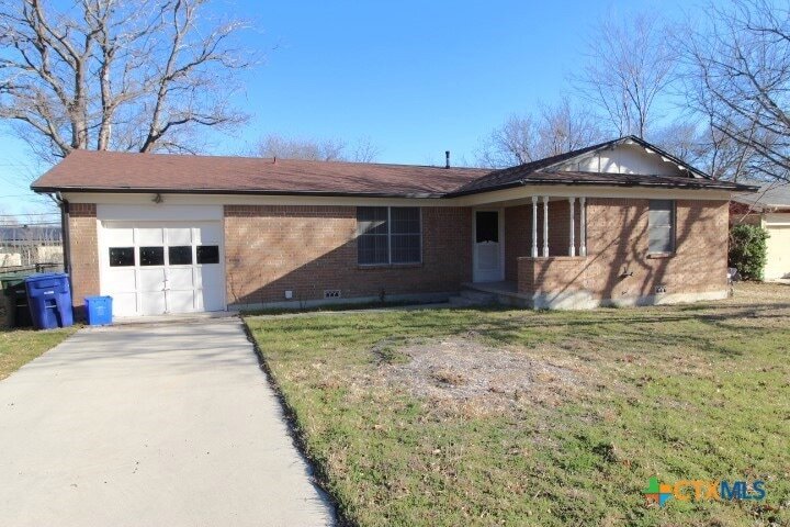 1103 Robertson Ave in Copperas Cove, TX - Foto de edificio