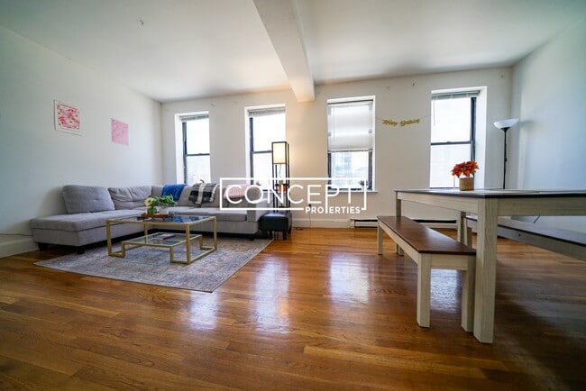 772 Columbus Ave, Unit 4 in Boston, MA - Foto de edificio - Building Photo