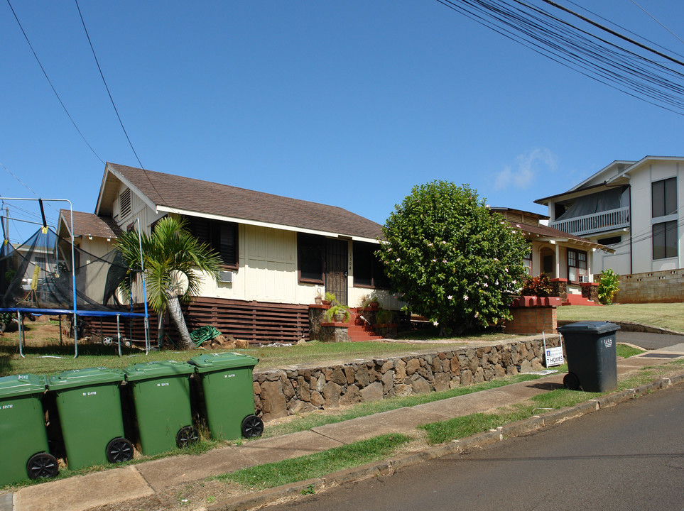 1304 Center St in Honolulu, HI - Building Photo