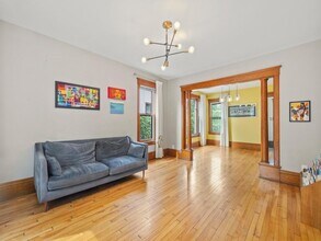 2408 Grand Ave S in Minneapolis, MN - Building Photo - Building Photo