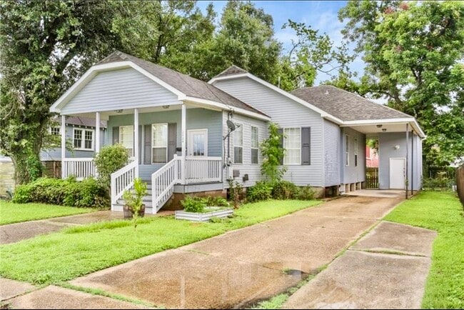 2424 Lavender St in New Orleans, LA - Foto de edificio - Building Photo