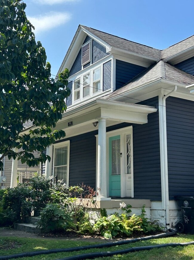 property at 1628 Fernwood Ave