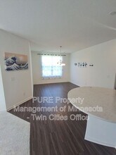 4654 Schilling Way in Woodbury, MN - Building Photo - Building Photo