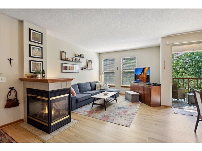 property at 580 N 2nd St