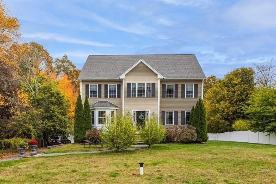 3 Gordon Rd in North Reading, MA - Building Photo