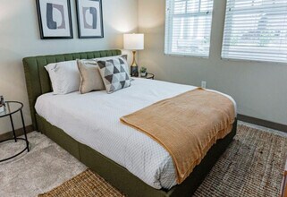 920 Bayswater Ave in Burlingame, CA - Building Photo - Building Photo