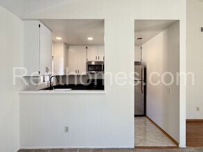 11263 Avenida De Los Lobos in San Diego, CA - Building Photo - Building Photo