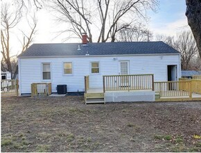 5517 Willow Ave in Raytown, MO - Foto de edificio - Building Photo