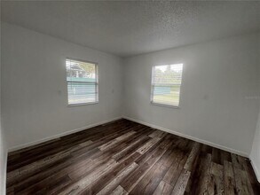 2533 Myrtle Ave in Punta Gorda, FL - Building Photo - Building Photo