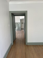 4912 N Mason Ave, Unit Second Floor in Chicago, IL - Foto de edificio - Building Photo