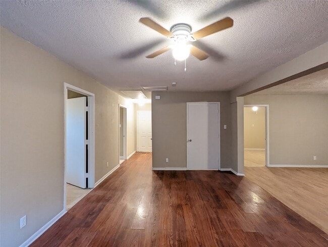 property at 2016 Creston Dr